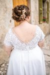 nadege robe de mariee grande taille sur mesure dos ouvert en guipure effet transparent ceinture ornee d un galon jupe ottoman