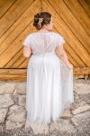suzanne robe de mariee grande taille sur mesure dos boutonne et drape en tulle taille haute jupe tissu transparent