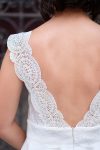 domitille robe de mariee courte pour mariage civil dos v motif graphique isle sur sorgue