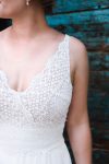 mathilde robe de mariee fines bretelle motif moderne forme cache coeur effet transparent ceinture taille haute rebrodee