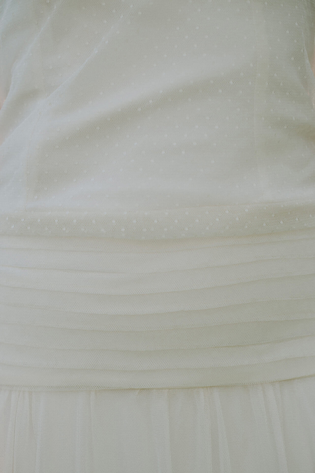 adeline robe de mariee sur mesure plisse en tulle et blouse plumetis cainture taille basse chateauneuf de gadagne