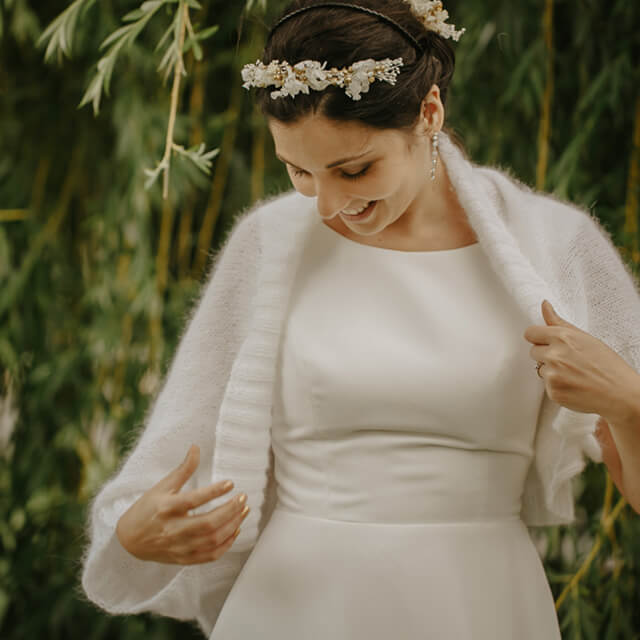 vestes tricotees mariage hiver pull de mariee en angora accessoire au chaud vedene aix en provence