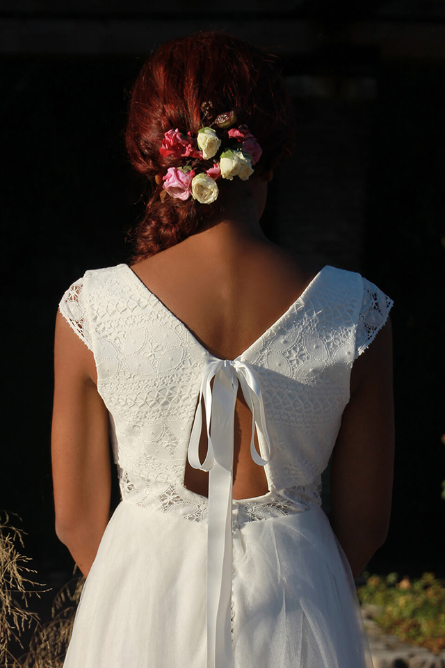 marjolaine robe de mariee sur mesure ruban satin dans le dos ceinture transparente jupe en tulle fendue carpentras