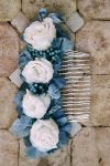 peigne juliette couleur bleu coiffure de mariage en fleurs stabilisees