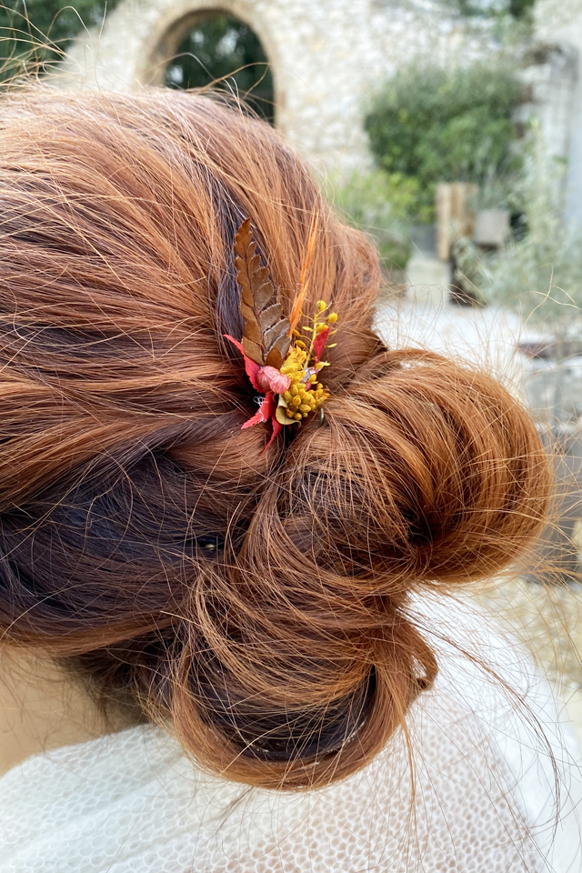 barette marjorie accessoire de cheveux pour mariee coloris terracotta en fleurs stabilisees