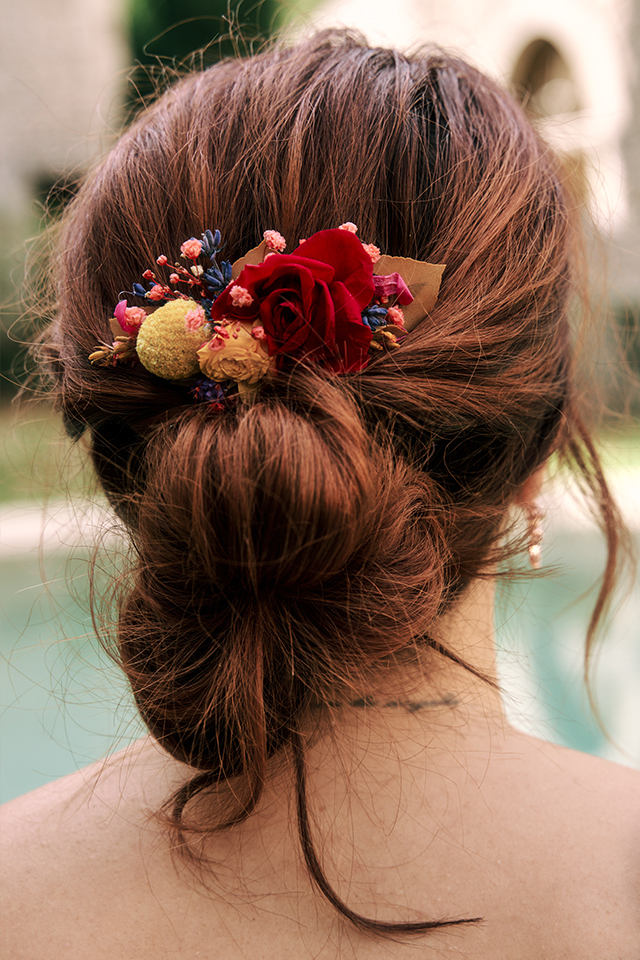 peigne lina coiffure de mariee en fleurs eternelle coloris citron fushia orange