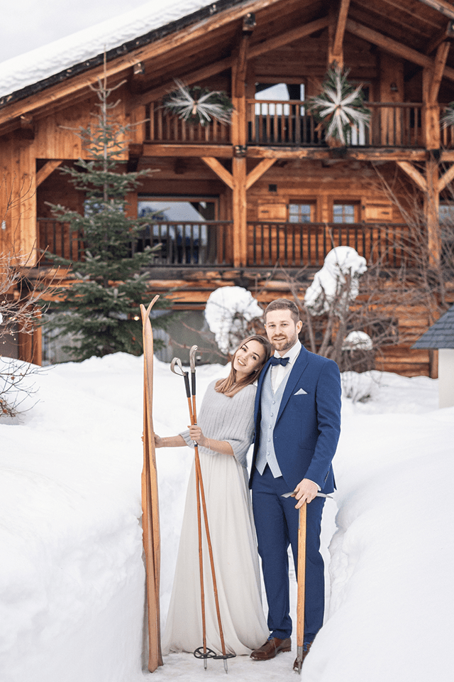 Mariage à la montagne avec robe de mariée d’hiver