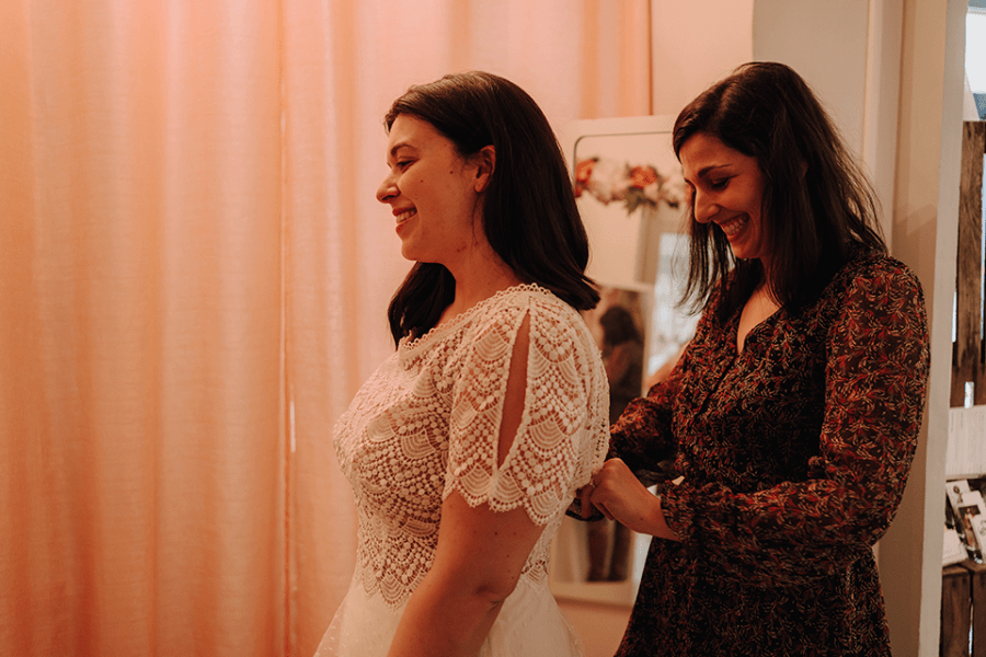 Robe de mariée sur-mesure : confiance malgré les variations de poids