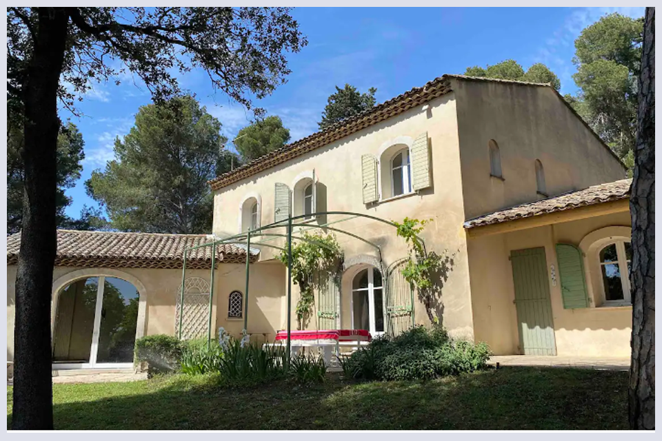 villa en location chateau saint laurent morieres les avignon piscine