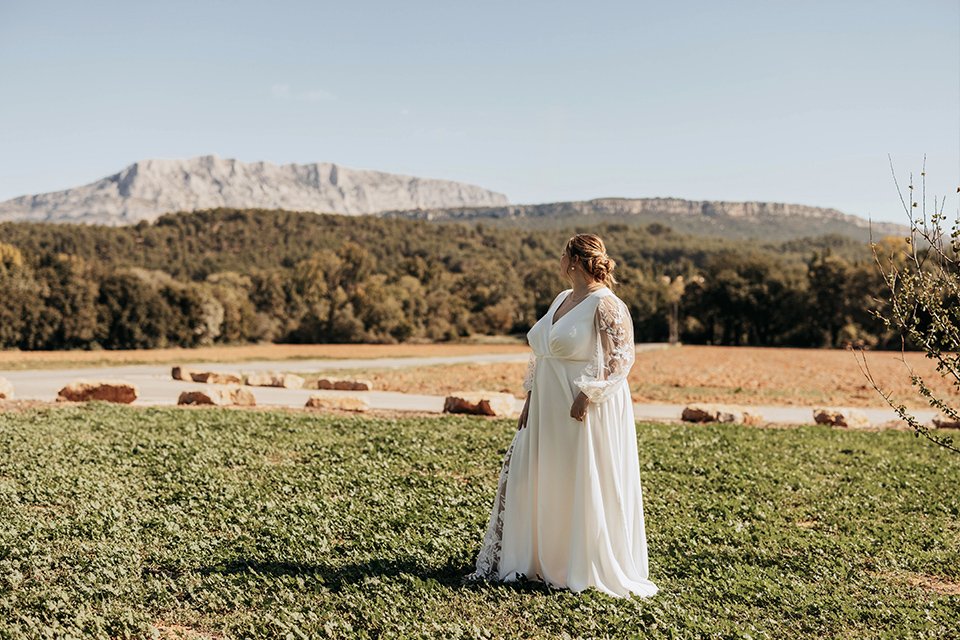 la création d'une robe de mariée inclusive est idéale en sur-mesure
