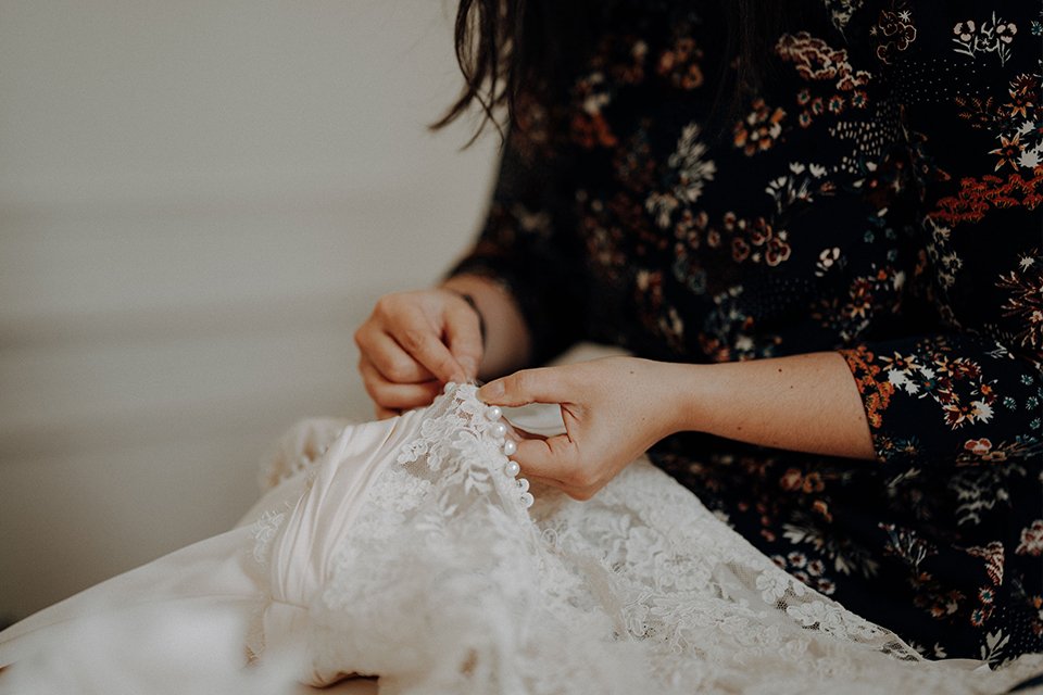 Pourquoi choisir une robe de mariée sur-mesure